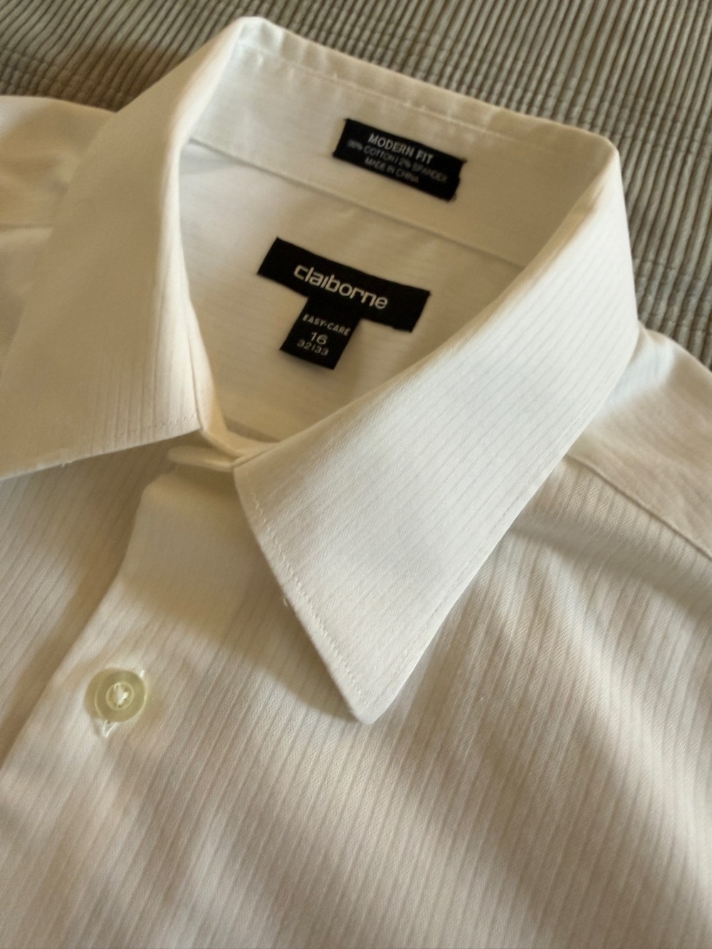 Claiborne Men’s Dress Shirt – Size 16 (32/33) – White Textured Stripe